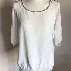 NWT Francesca’s White Sequin Short Sleeve Boho Blouse, Open Back Sz S